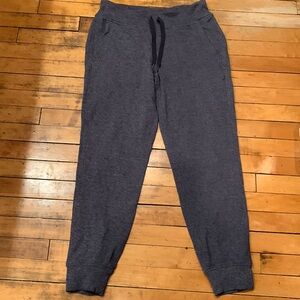 Lululemon womens Ready to Rulu joggers.  Size 8.